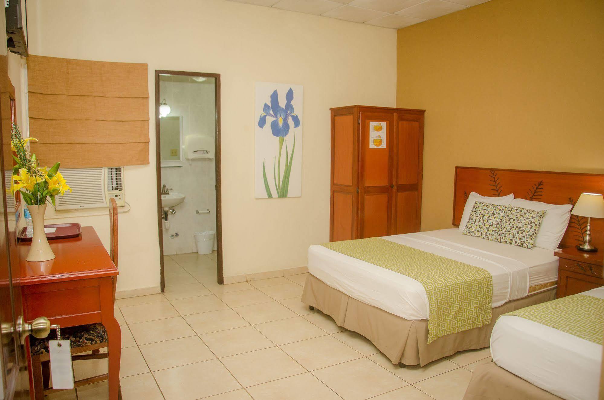 Hotel Residencial Cervantes เดวิด ภายนอก รูปภาพ