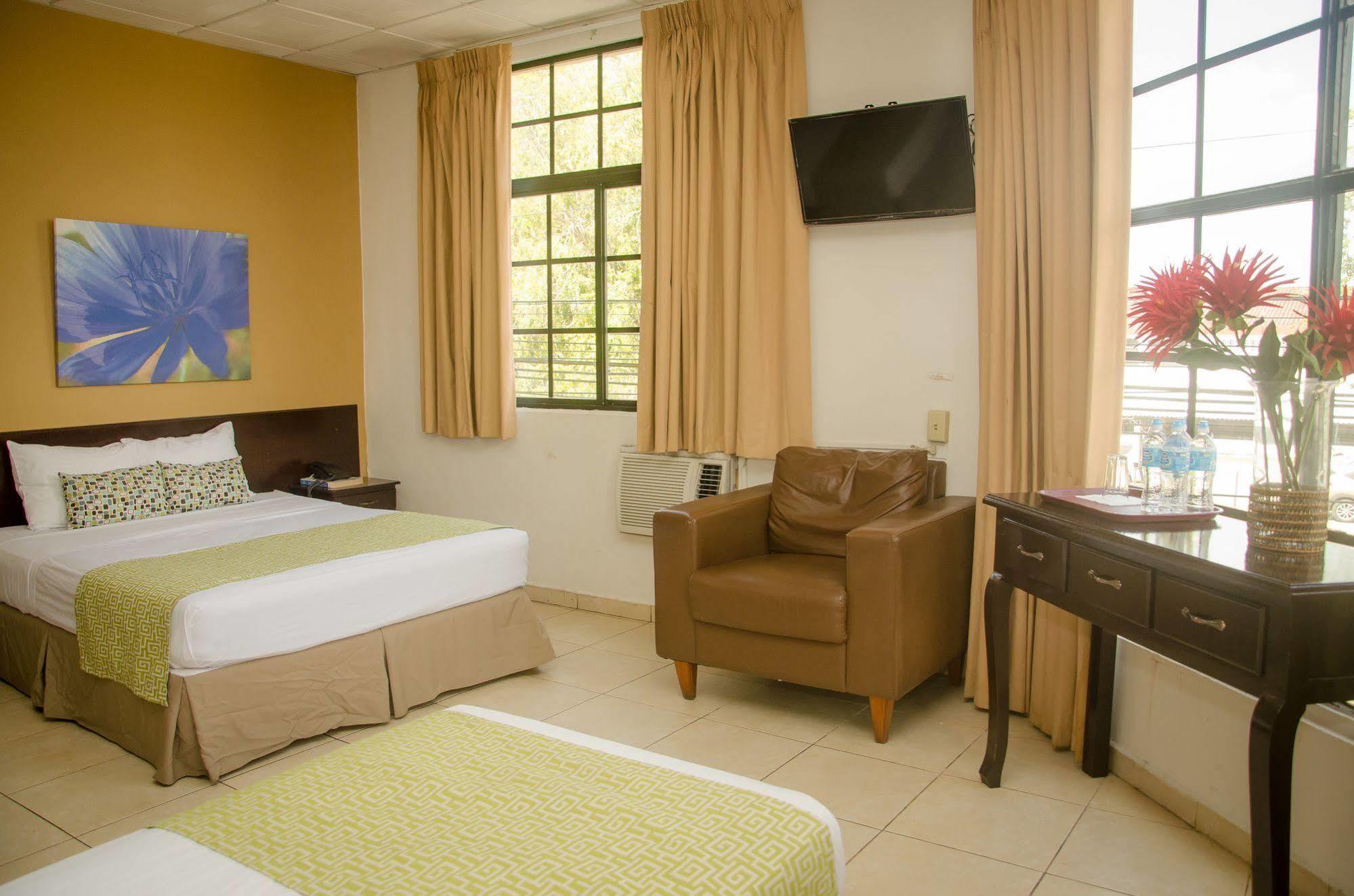 Hotel Residencial Cervantes เดวิด ภายนอก รูปภาพ